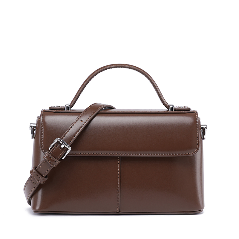 Structured Handbag Top Handle - กระเป๋าถือหนังสีน้ำตาลทรงแข็งสำหรับผู้หญิง พร้อมฮาร์ดแวร์สีเงิน สายสะพายไหล่ปรับได้ สไตล์วินเทจ