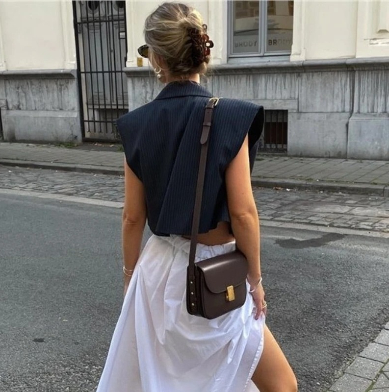 Luxury Bags Quiet - กระเป๋าถือสะพายไหล่ทรงสี่เหลี่ยมเล็กหนังวัวแท้สไตล์วินเทจ รุ่นใหม่ปี 2026 ดีไซน์เรียบหรู พร้อมตัวล็อคโลหะ
