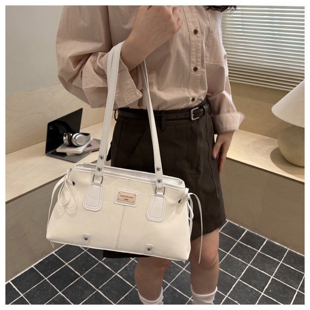 Structured Handbag Top Handle - กระเป๋าถือหนังเทียมสไตล์เกาหลี แบบมีซิปปิดด้านบน หูจับคู่ สายสะพายไหล่ ฐานโลหะ ทรงแข็งแรง