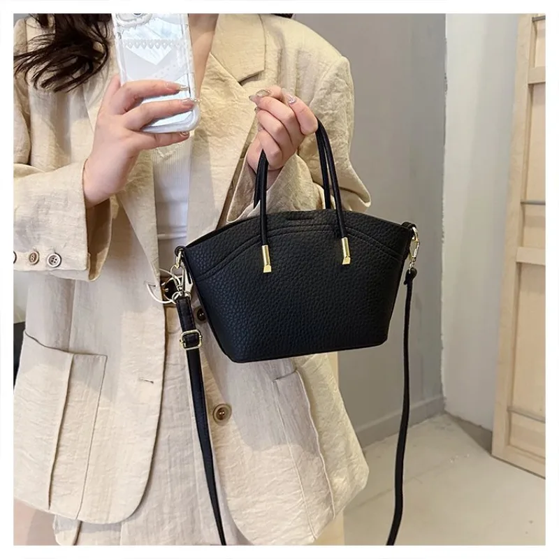 Luxury Bags Must Have - กระเป๋าโท้ทดีไซน์หรูหราที่ทุกคุณแม่ต้องมี กระเป๋าใส่ผ้าอ้อมแฟชั่นสำหรับผู้หญิง ความจุเยอะ ดีไซน์สวยงาม หนังคุณภาพดี สะพายข้างหรือถือได้