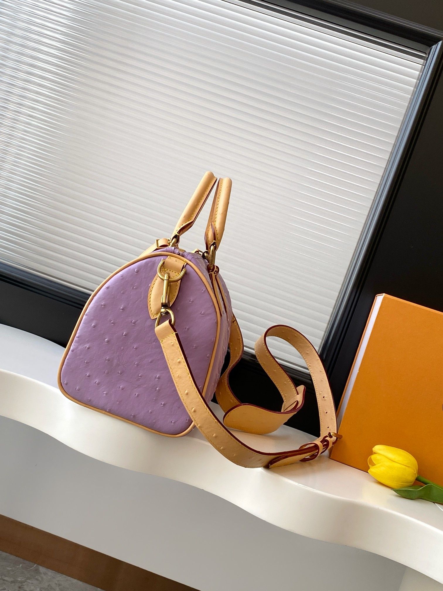 Structured Handbag Top Handle - กระเป๋าผู้หญิงอเนกประสงค์แบบเรียบง่าย ใช้งานได้หลากหลาย ดีไซน์ทันสมัย วัสดุ PU พร้อมสายสะพายไหล่ที่ถอดออกได้