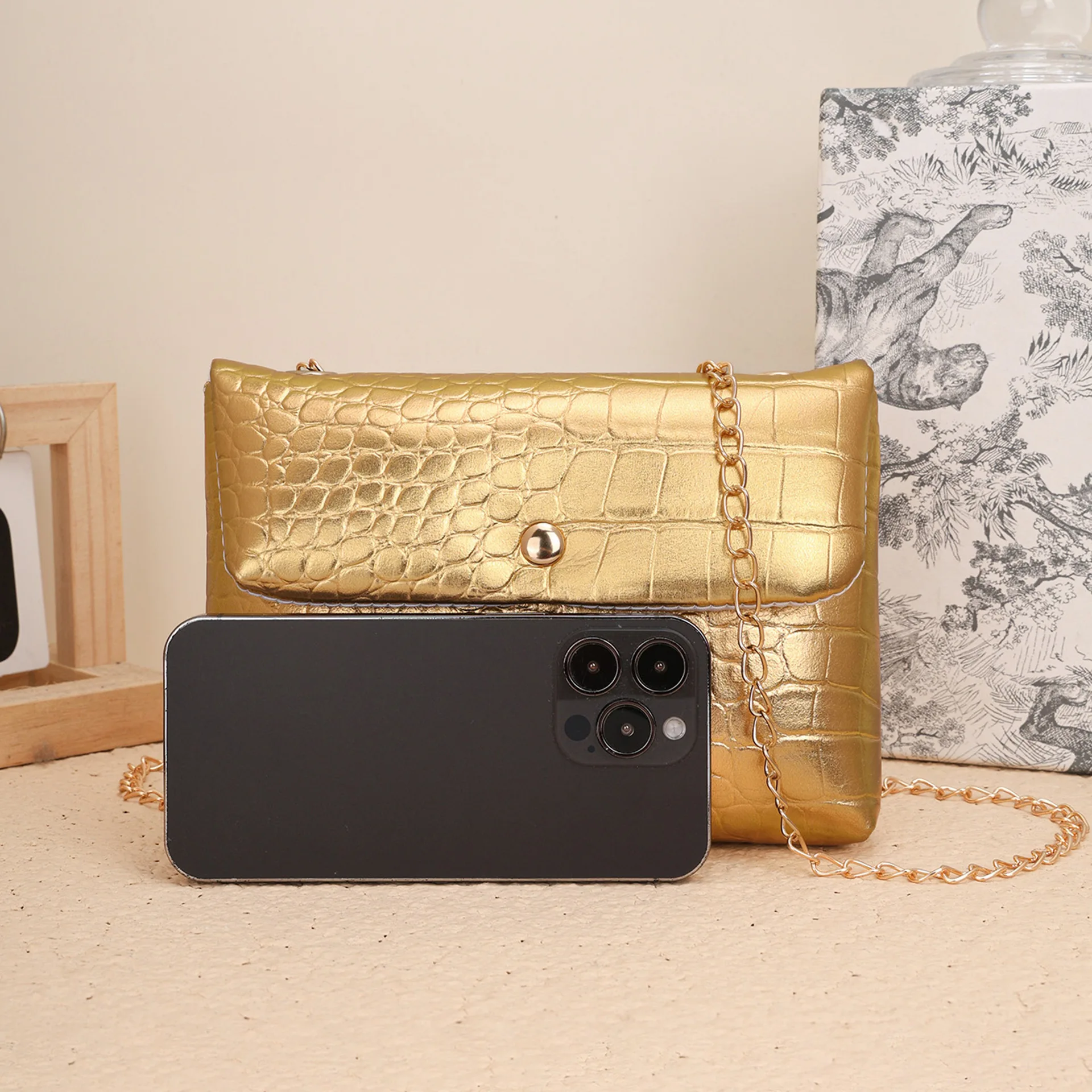 2025 กระเป๋าสะพายแฟชั่นหรูหรา  - Chain Crossbody Quilted บทวิจารณ์และราคา