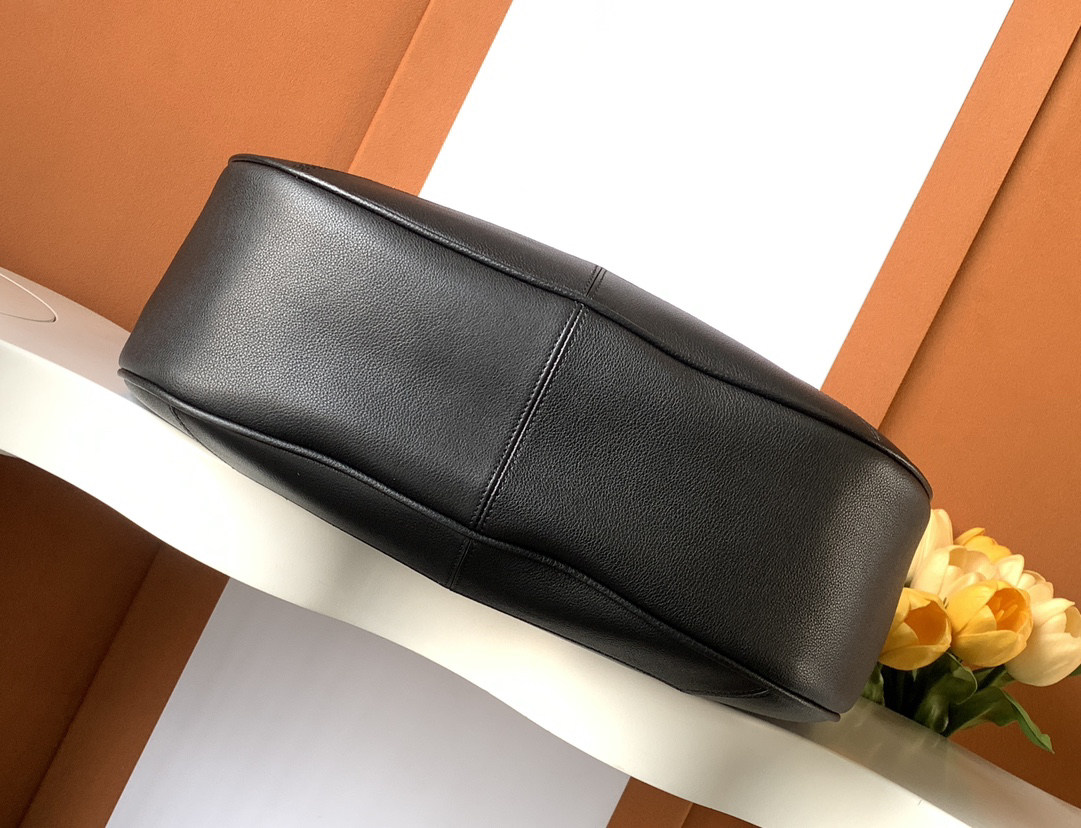 กระเป๋าโฮโบแบบมินิมอลสุดหรู หน - Luxury Bags Quiet บทวิจารณ์และราคา