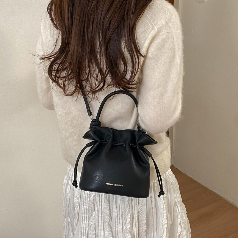 กระเป๋าหนังเทียมทรงถังสำหรับผู - Luxury Bags Office บทวิจารณ์และราคา
