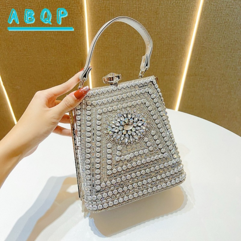 กระเป๋าสตรีสำหรับงานกลางคืน แบ - Luxury Bags Brand บทวิจารณ์และราคา