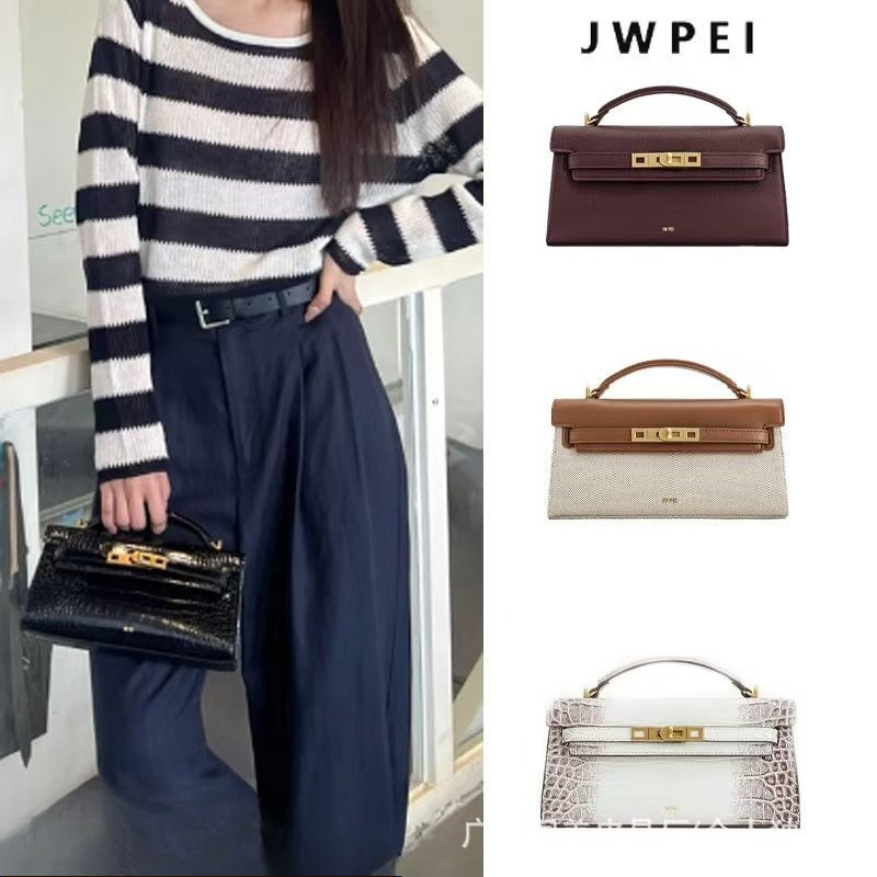 กระเป๋าถือหนังลายจระเข้ JW PEI - Structured Handbag Top Handle บทวิจารณ์และราคา