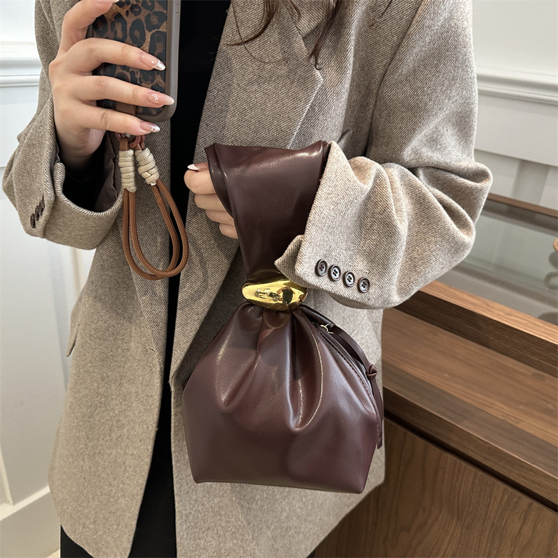 กระเป๋าถือสตรีใหม่สไตล์ฝรั่งเศ - Luxury Bags Brand บทวิจารณ์และราคา