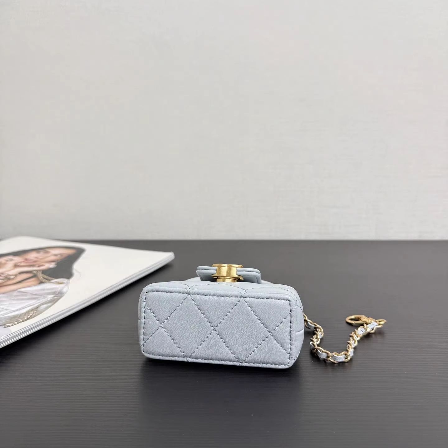 กระเป๋าสะพายข้างขนาดเล็กสีฟ้าพ - Chain Crossbody Quilted บทวิจารณ์และราคา