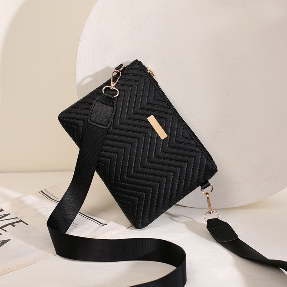 กระเป๋าสะพายข้างแบบมินิมอลลายค - Chain Crossbody Quilted บทวิจารณ์และราคา