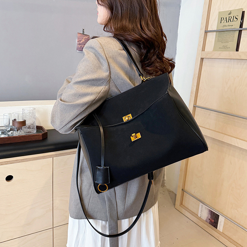 กระเป๋าถือ CGCBAG แบรนด์หรู ดี - Luxury Bags Brand บทวิจารณ์และราคา