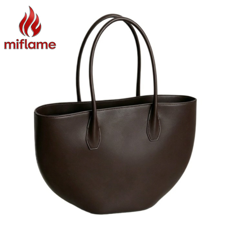 กระเป๋าสะพายไหล่ผู้หญิง ทรงครึ - Structured Handbag Top Handle บทวิจารณ์และราคา