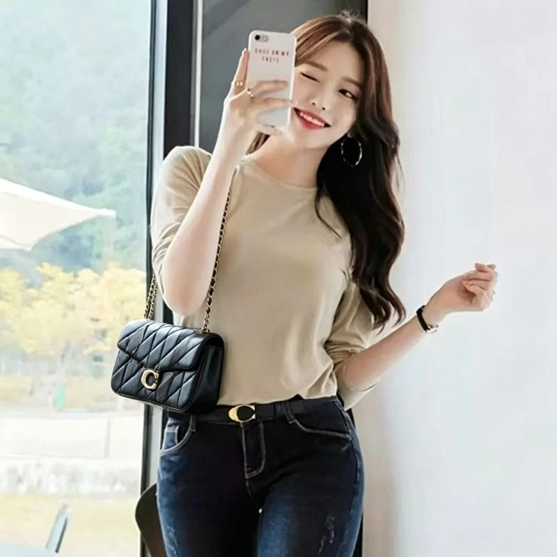 กระเป๋าสะพายข้างผู้หญิงสุดหรู  - Key Holder Leather Pouch บทวิจารณ์และราคา