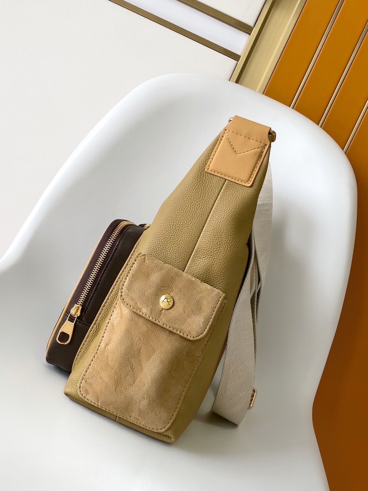 กระเป๋าถือทรงแข็งดีไซน์หรูหราอ - Structured Handbag Top Handle บทวิจารณ์และราคา