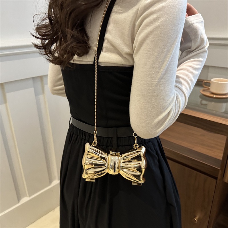 กระเป๋าถือโลหะขนาดเล็กสุดหรูพร - Luxury Bags Brand บทวิจารณ์และราคา